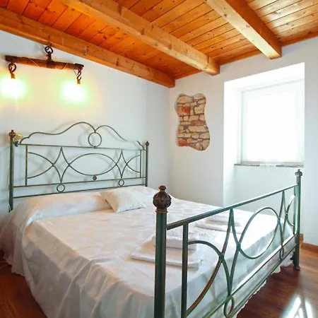 Charming House With Garden And Bbq In Galizana