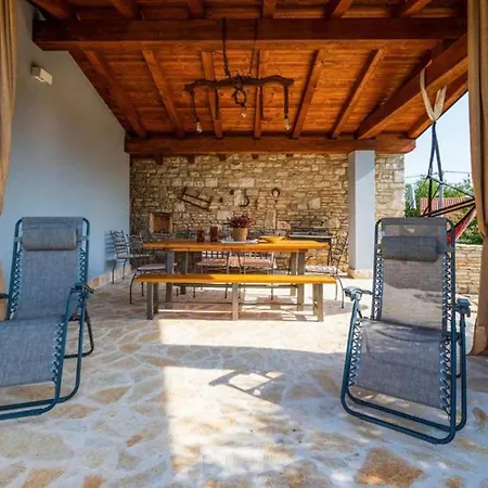 Charming House With Garden And Bbq In *