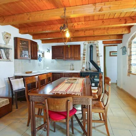Charming House With Garden And Bbq In 아파트 Galižana