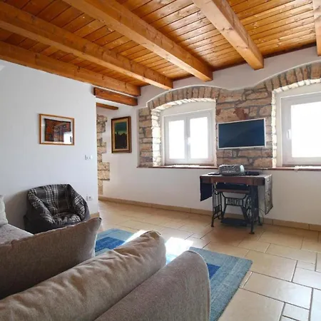 Apartment Charming House With Garden And Bbq In Galizana