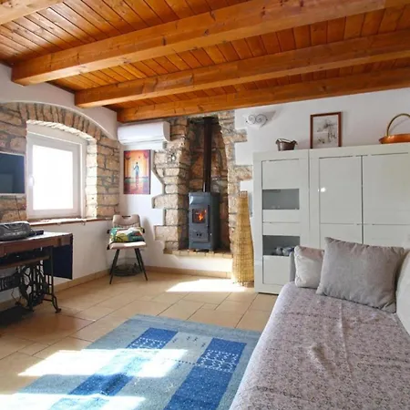Charming House With Garden And Bbq In * Galižana
