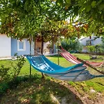 Charming House With Garden And Bbq In Apartment Galizana