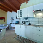 Apartment Charming House With Garden And Bbq In Galizana