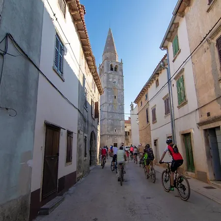 Charming House With Garden And Bbq In Lägenhet