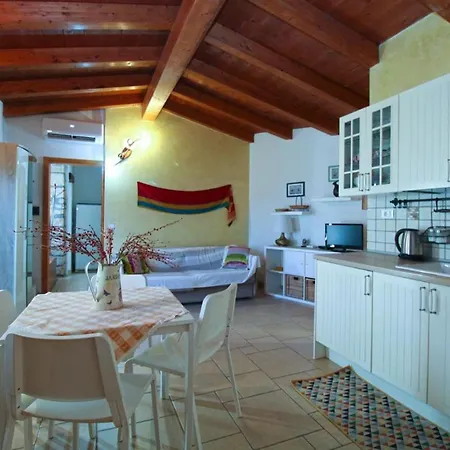Charming House With Garden And Bbq In Apartament Galižana