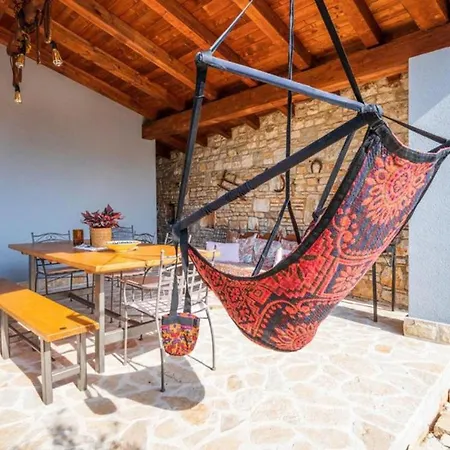 Apartment Charming House With Garden And Bbq In Galizana