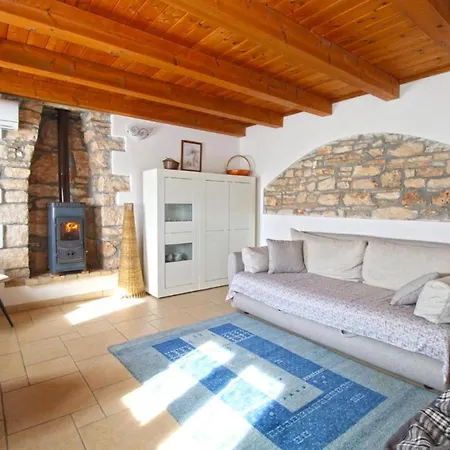 Charming House With Garden And Bbq In