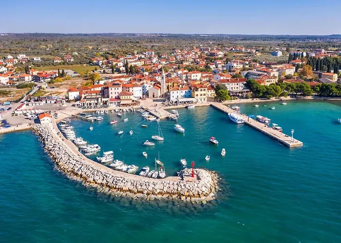 Apartman Charming House With Garden And Bbq In