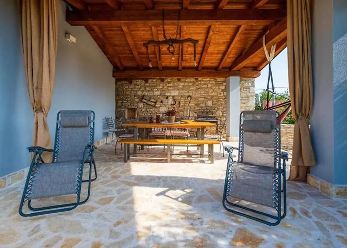 Charming House With Garden And Bbq In *