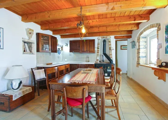 Charming House With Garden And Bbq In Apartman Galizana