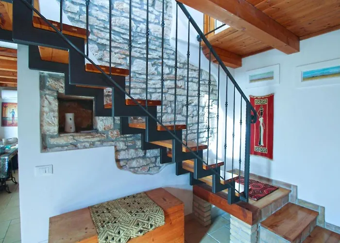 Charming House With Garden And Bbq In